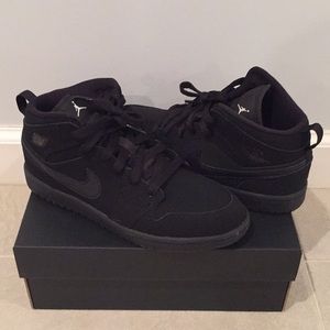 *Brand New* Nike Jordan (Little Kids) - AJ 1 Mid